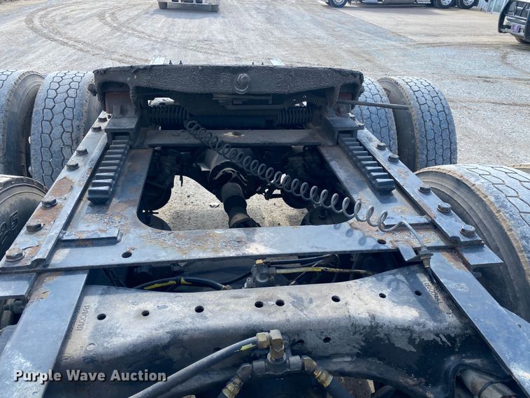 image for item DL7007 2009 Kenworth DS  semi truck