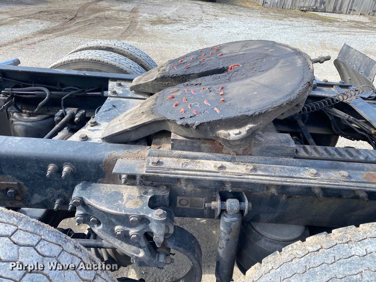 image for item DL7007 2009 Kenworth DS  semi truck