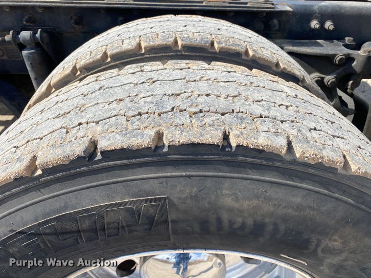 image for item DL7007 2009 Kenworth DS  semi truck