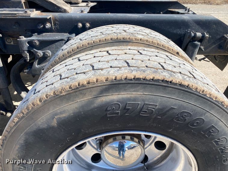 image for item DL7007 2009 Kenworth DS  semi truck