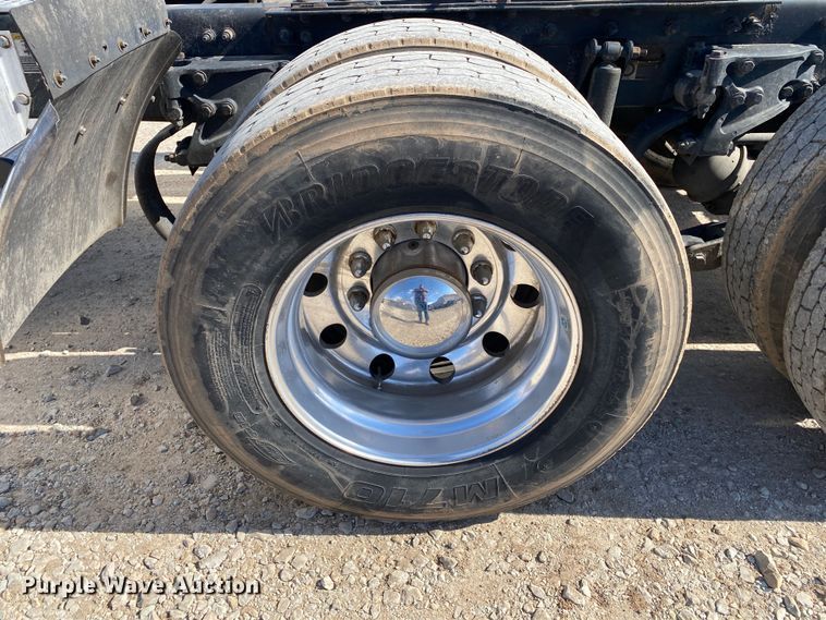 image for item DL7007 2009 Kenworth DS  semi truck