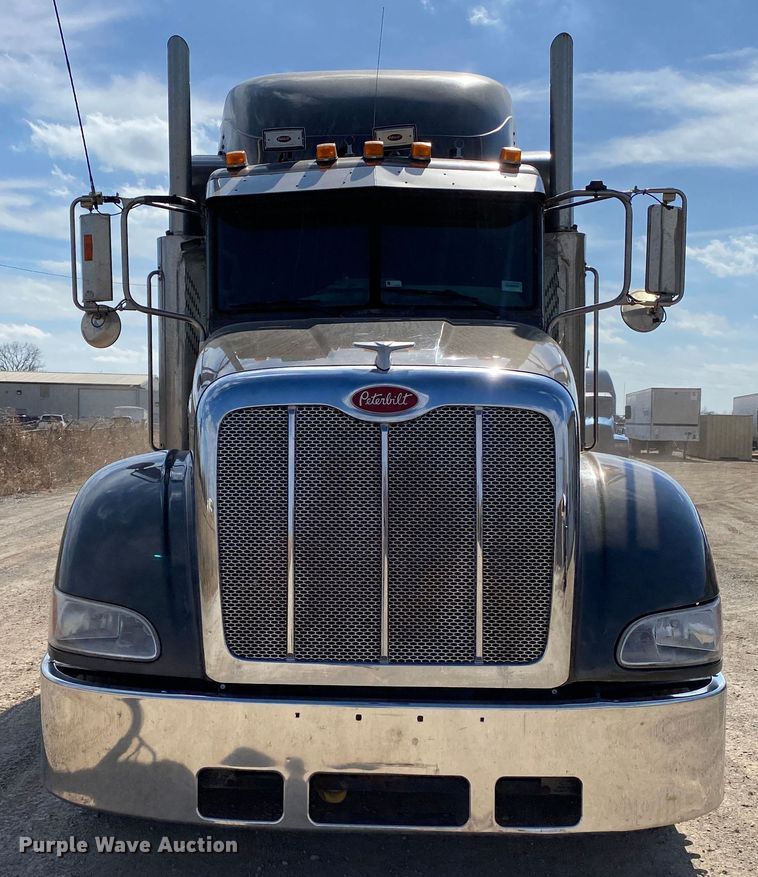 image for item DL7008 2008 Peterbilt 386  semi truck