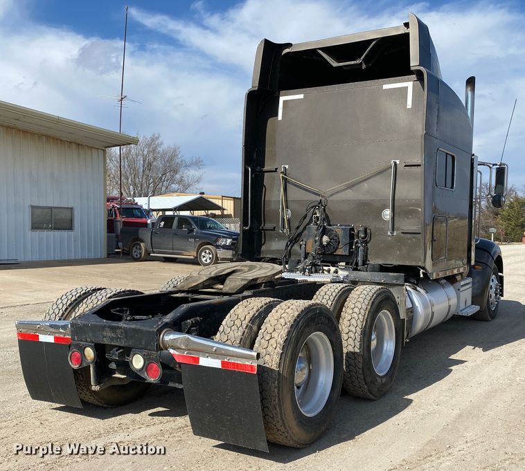 image for item DL7008 2008 Peterbilt 386  semi truck