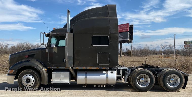 image for item DL7008 2008 Peterbilt 386  semi truck