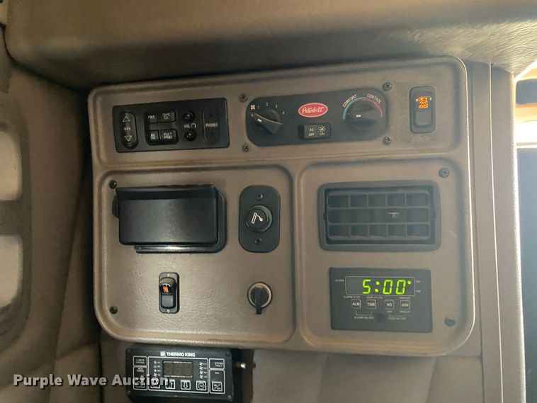 image for item DL7008 2008 Peterbilt 386  semi truck