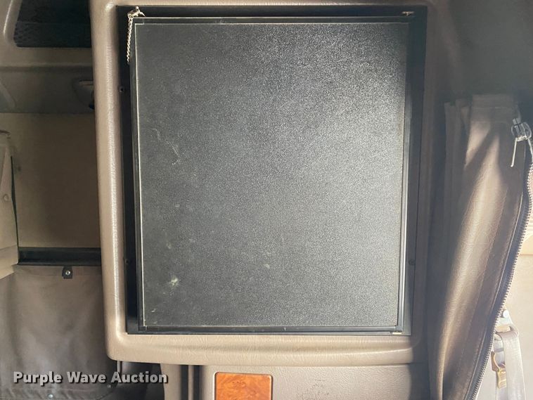 image for item DL7008 2008 Peterbilt 386  semi truck