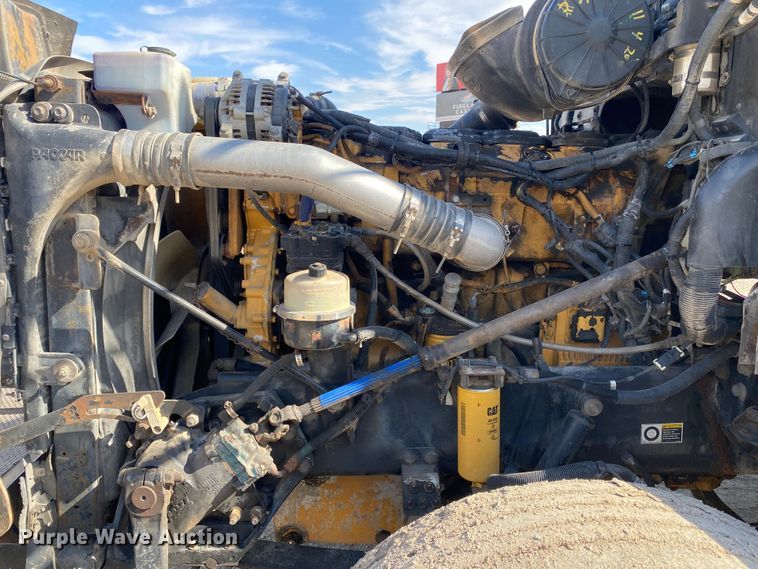 image for item DL7008 2008 Peterbilt 386  semi truck