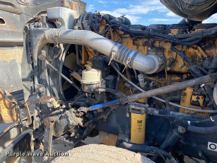 image for item DL7008 2008 Peterbilt 386  semi truck