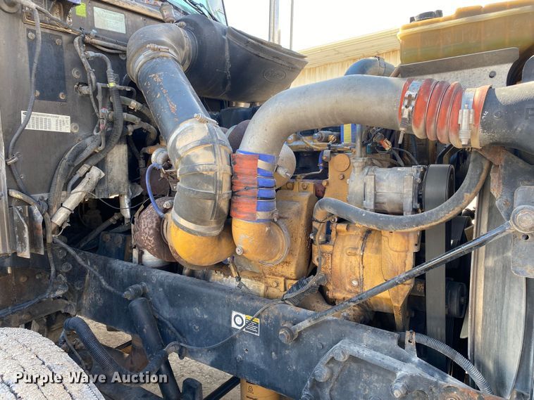 image for item DL7008 2008 Peterbilt 386  semi truck