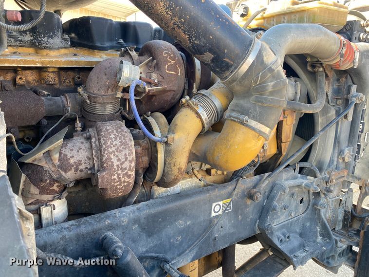 image for item DL7008 2008 Peterbilt 386  semi truck