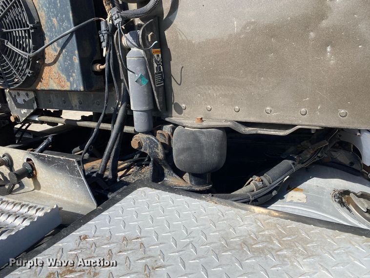 image for item DL7008 2008 Peterbilt 386  semi truck