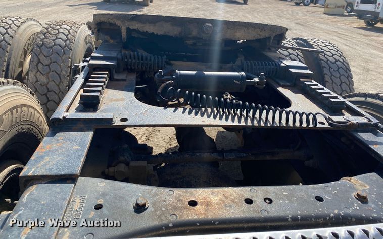 image for item DL7008 2008 Peterbilt 386  semi truck