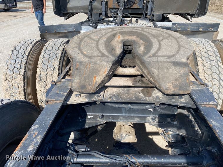 image for item DL7008 2008 Peterbilt 386  semi truck