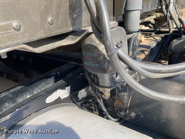 image for item DL7008 2008 Peterbilt 386  semi truck