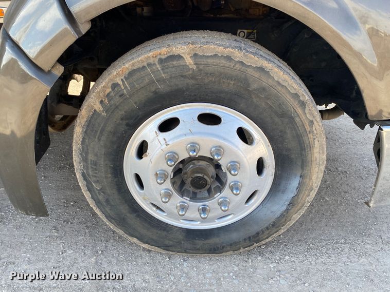 image for item DL7008 2008 Peterbilt 386  semi truck