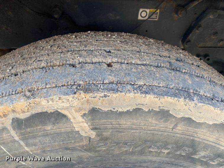 image for item DL7008 2008 Peterbilt 386  semi truck