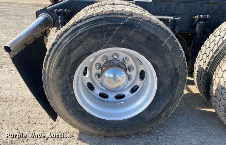 image for item DL7008 2008 Peterbilt 386  semi truck