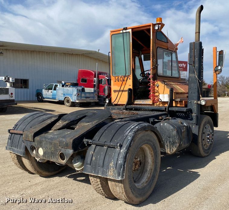 image for item DL7009 1999 Ottawa 30  yard truck