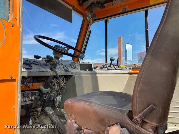 image for item DL7009 1999 Ottawa 30  yard truck