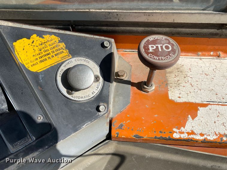 image for item DL7009 1999 Ottawa 30  yard truck