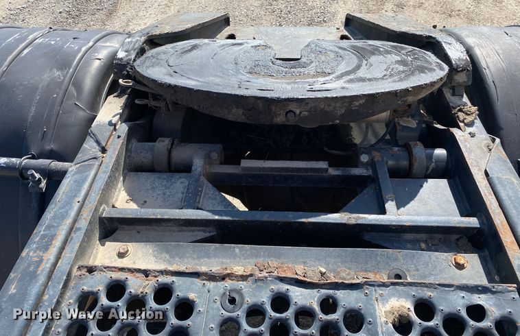 image for item DL7009 1999 Ottawa 30  yard truck