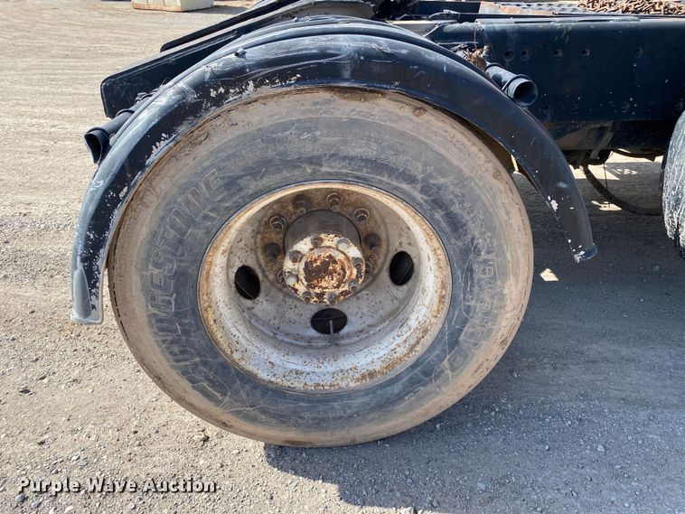 image for item DL7009 1999 Ottawa 30  yard truck