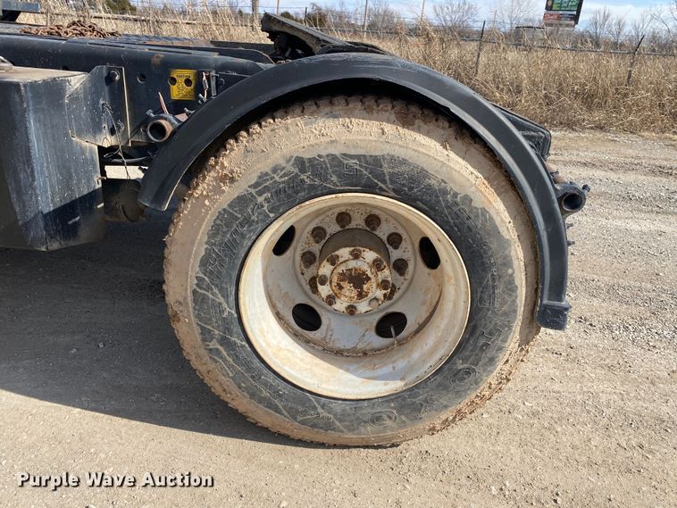 image for item DL7009 1999 Ottawa 30  yard truck