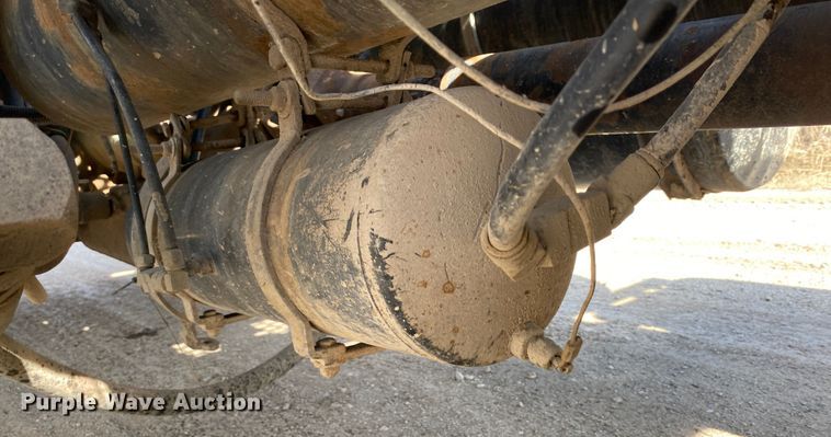 image for item DL7009 1999 Ottawa 30  yard truck