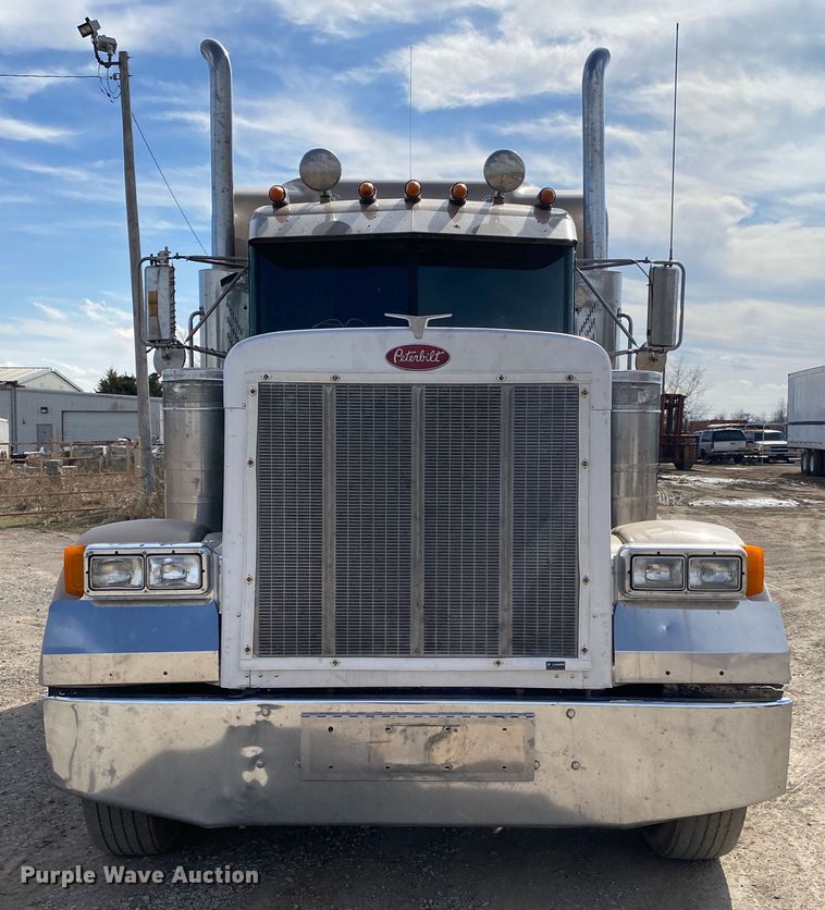 image for item DL7011 2001 Peterbilt 379  semi truck