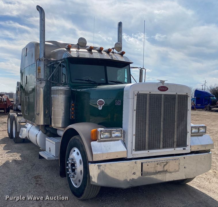 image for item DL7011 2001 Peterbilt 379  semi truck