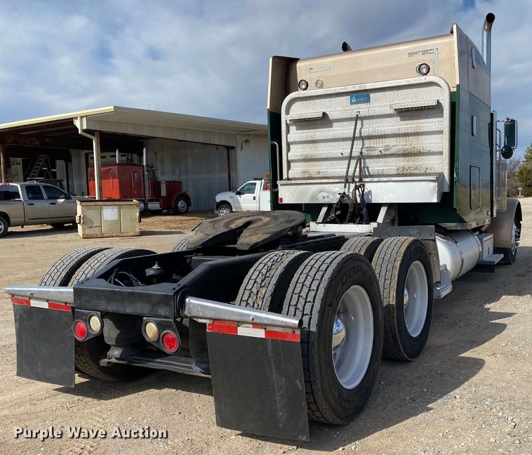 image for item DL7011 2001 Peterbilt 379  semi truck