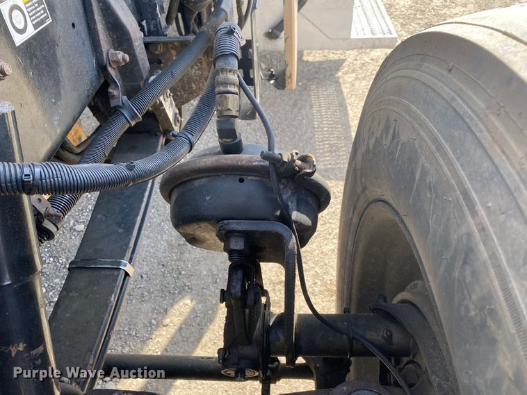 image for item DL7011 2001 Peterbilt 379  semi truck