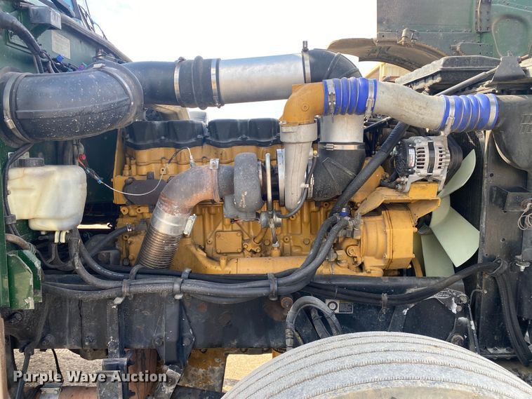 image for item DL7011 2001 Peterbilt 379  semi truck