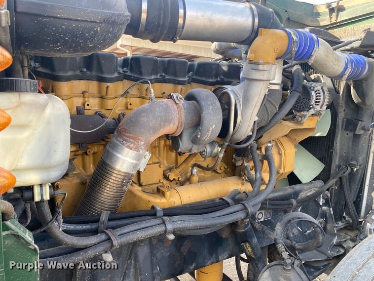 image for item DL7011 2001 Peterbilt 379  semi truck