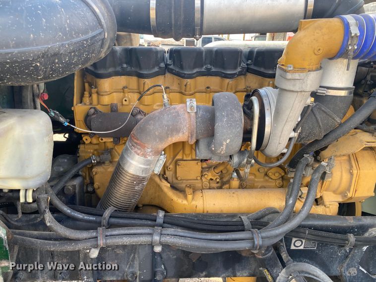 image for item DL7011 2001 Peterbilt 379  semi truck