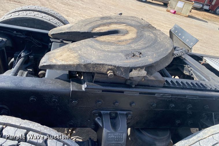 image for item DL7011 2001 Peterbilt 379  semi truck