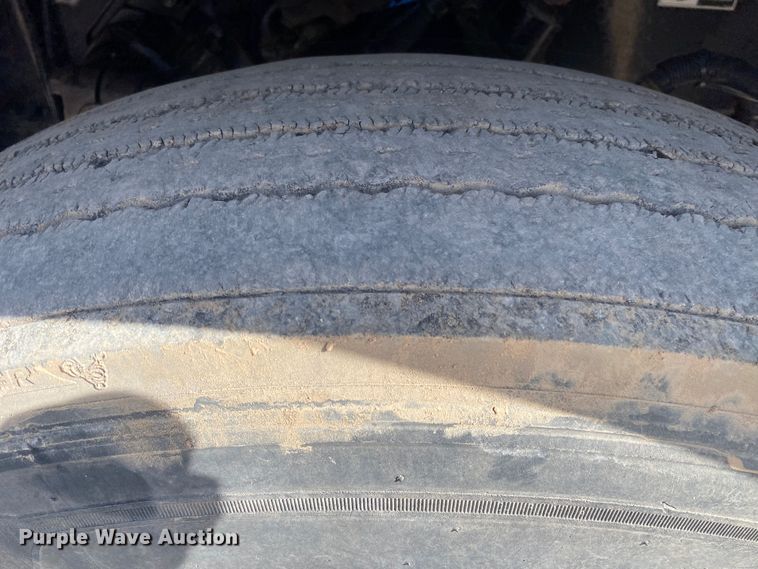 image for item DL7011 2001 Peterbilt 379  semi truck