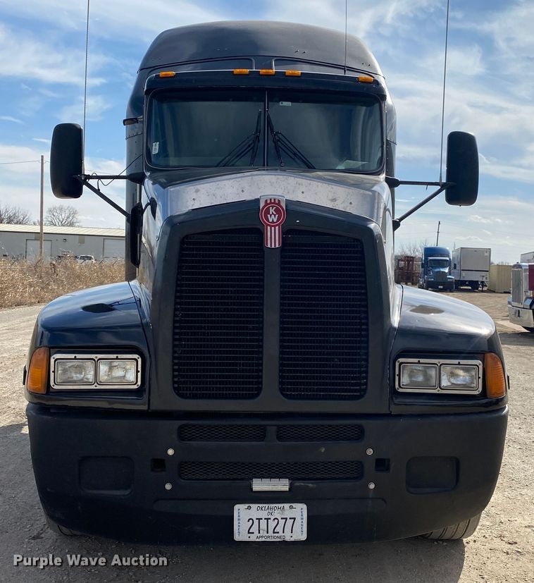 image for item DL7012 2007 Kenworth T600  semi truck