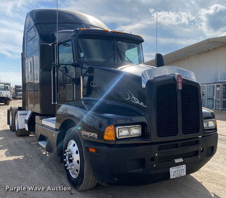 image for item DL7012 2007 Kenworth T600  semi truck