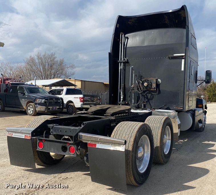 image for item DL7012 2007 Kenworth T600  semi truck