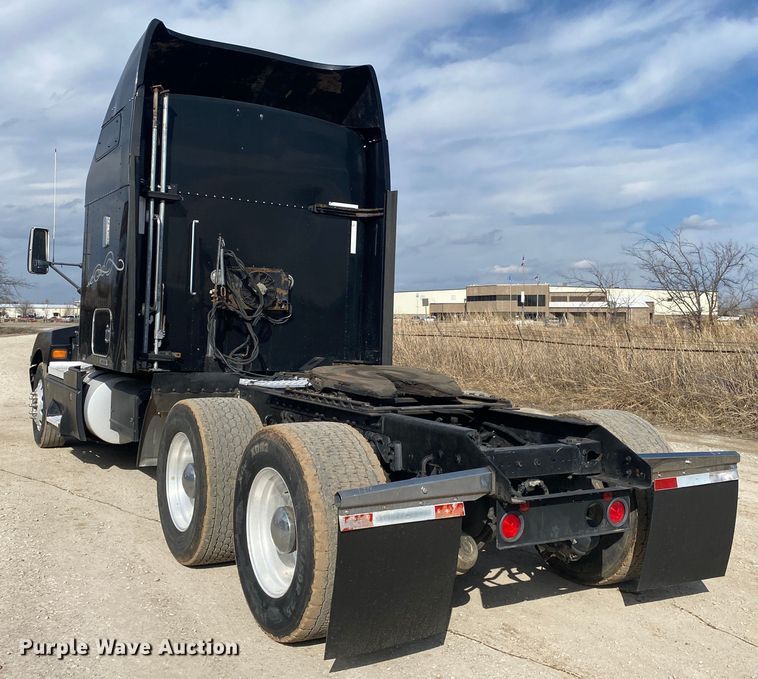 image for item DL7012 2007 Kenworth T600  semi truck