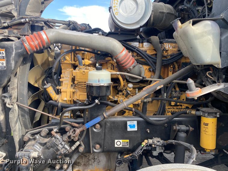 image for item DL7012 2007 Kenworth T600  semi truck