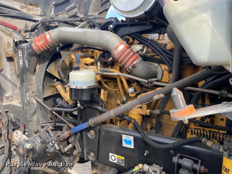 image for item DL7012 2007 Kenworth T600  semi truck