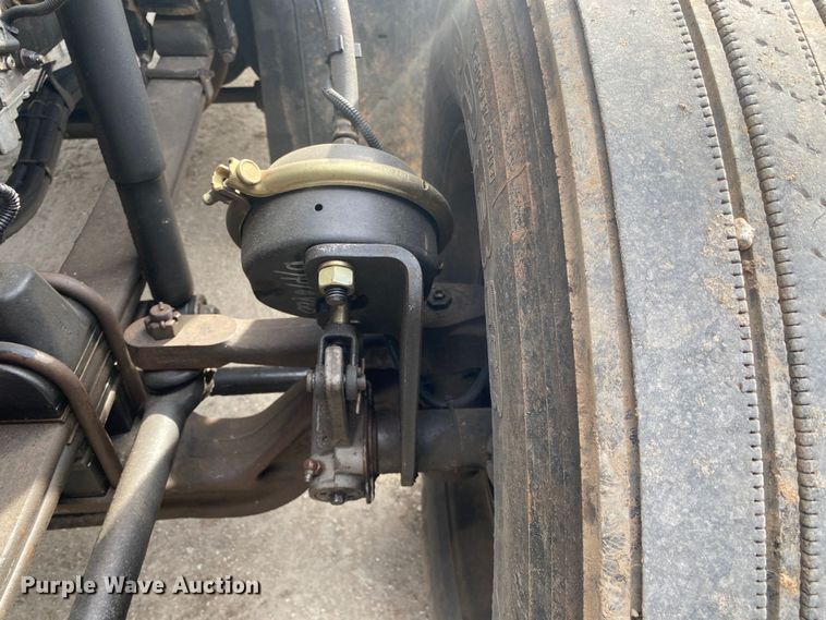 image for item DL7012 2007 Kenworth T600  semi truck