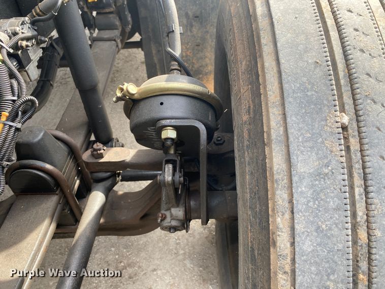 image for item DL7012 2007 Kenworth T600  semi truck