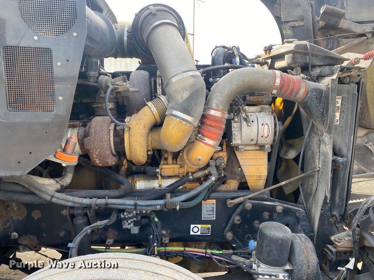 image for item DL7012 2007 Kenworth T600  semi truck