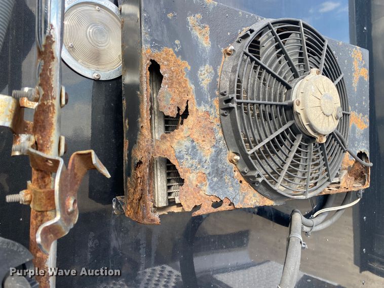 image for item DL7012 2007 Kenworth T600  semi truck