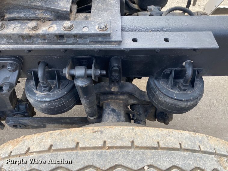 image for item DL7012 2007 Kenworth T600  semi truck