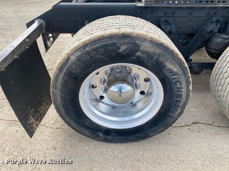 image for item DL7012 2007 Kenworth T600  semi truck