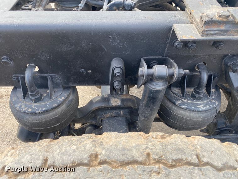 image for item DL7012 2007 Kenworth T600  semi truck